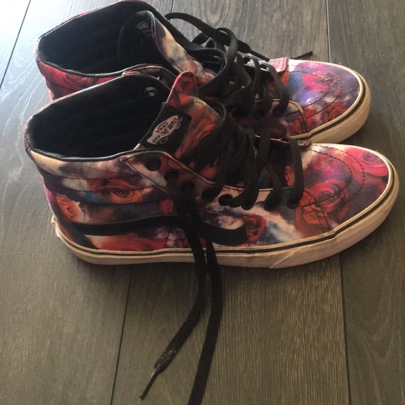 Shoes - Picture 2 of 3